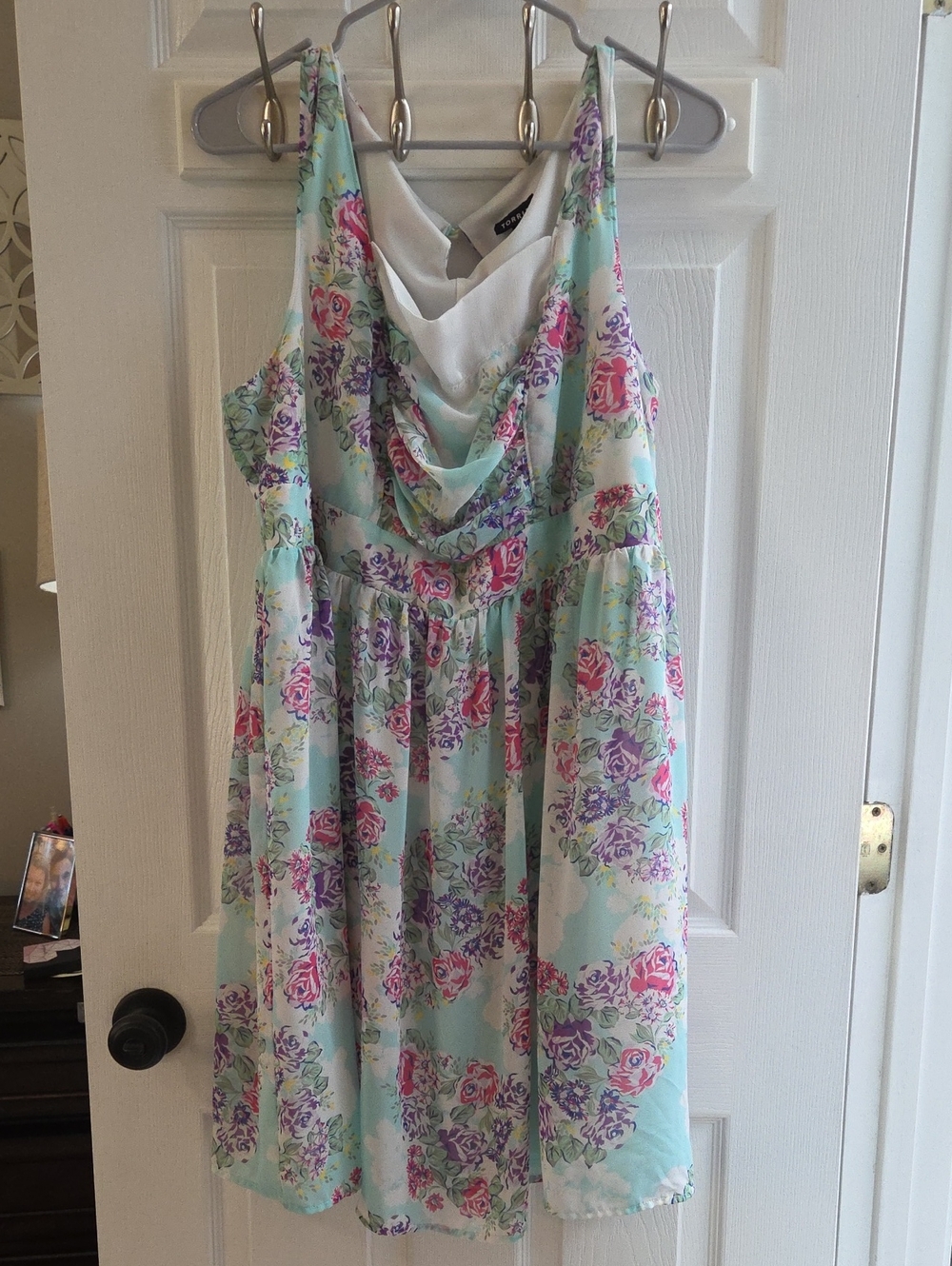 Torrid Size 18 Floral Dress